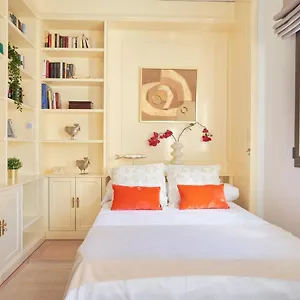 apartamento-muelle-heredia-malaga-centro.hotelsinnerja.org/